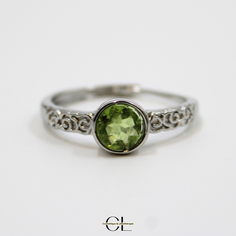 Bague en cuivre blanc ajustable facetté Péridot AA